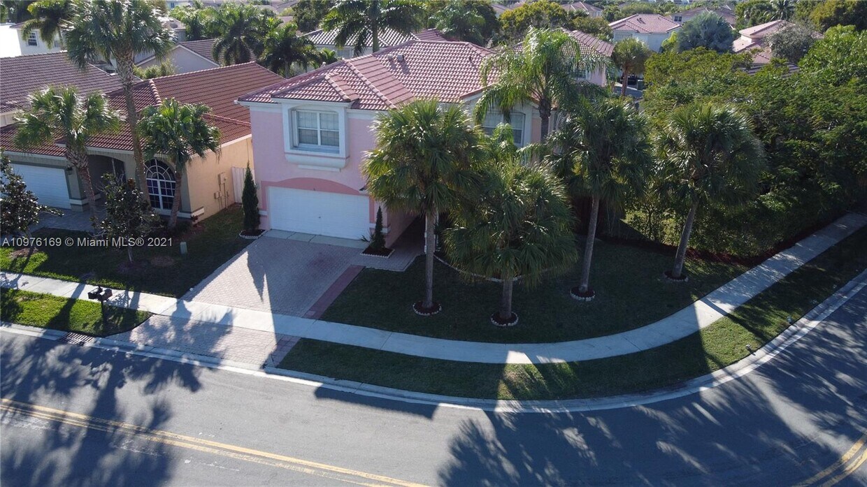 Primary Photo - 51 Gables Blvd