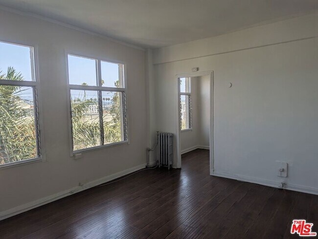 Foto del edificio - 634 S Gramercy Pl