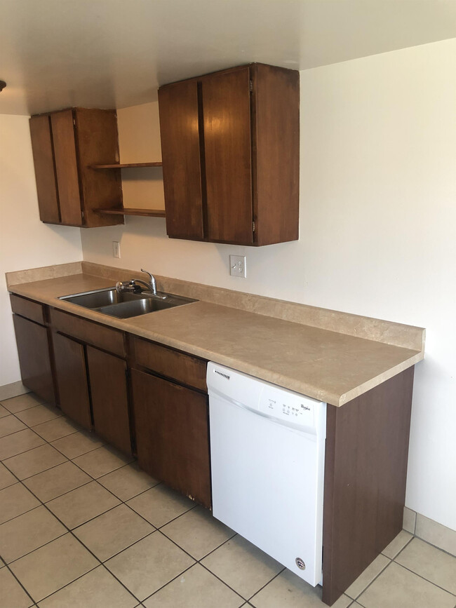 Building Photo - 1573 S 800 E