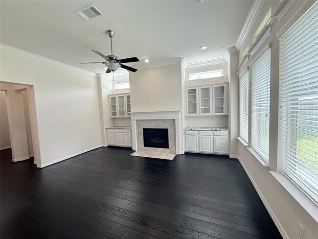 Building Photo - 13216 Green Hills Dr