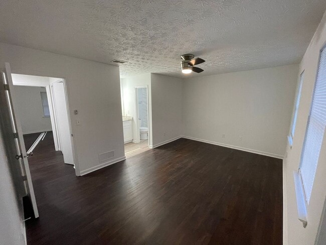 Foto del edificio - 5963 Thomas Ct
