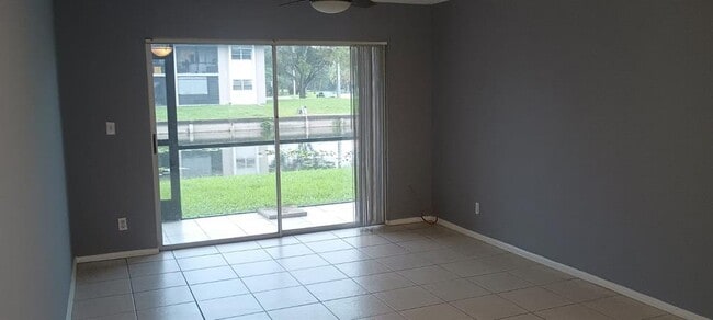 Building Photo - 8040 Colony Cir N