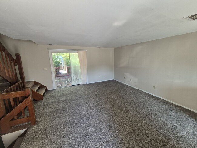 Foto del edificio - 705 Highland Trce