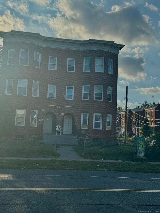 Building Photo - 125 Franklin Ave