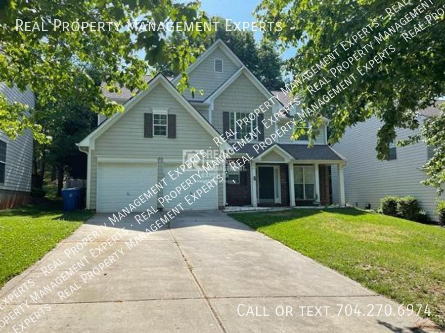 Primary Photo - Spacious 4 Bedroom Home in Mooresville