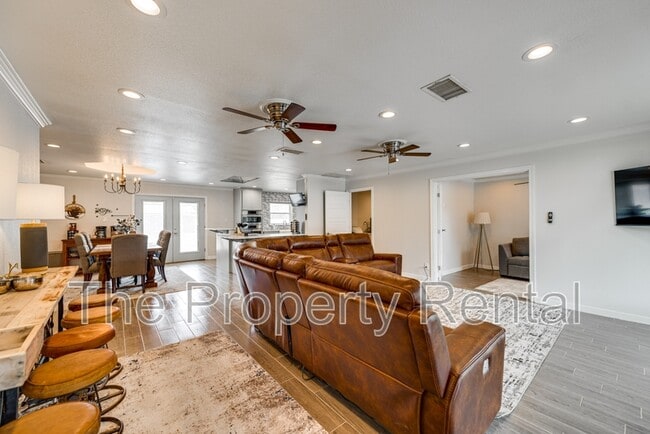 Foto del edificio - 1603 Mc Clintic St