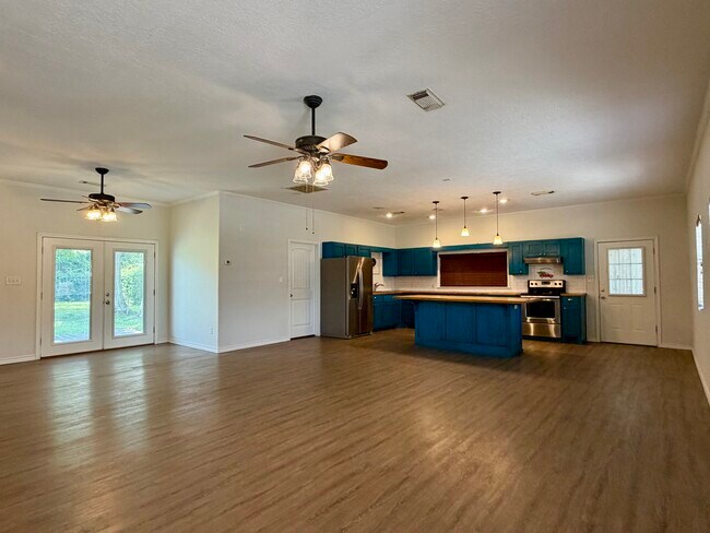 Building Photo - 6498 Verde St