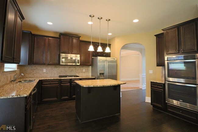 Building Photo - 521 Twin Springs Ln
