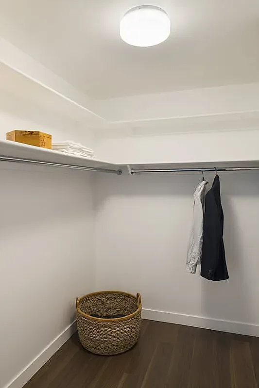 Building Photo - 21 India St