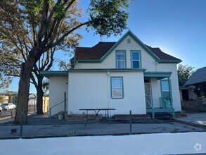 Building Photo - 1102 Edith Blvd SE
