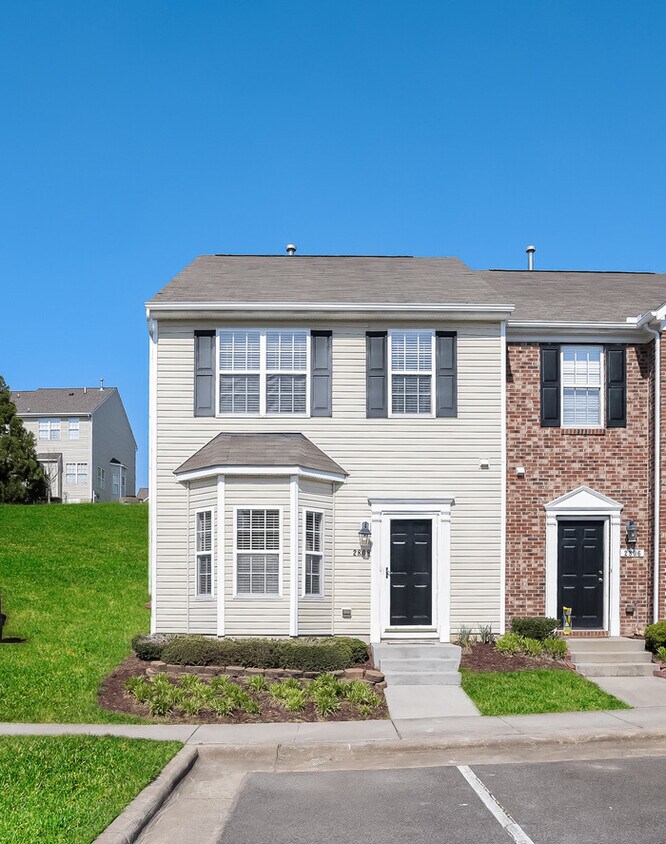 Primary Photo - Amazing 3 Bedroom