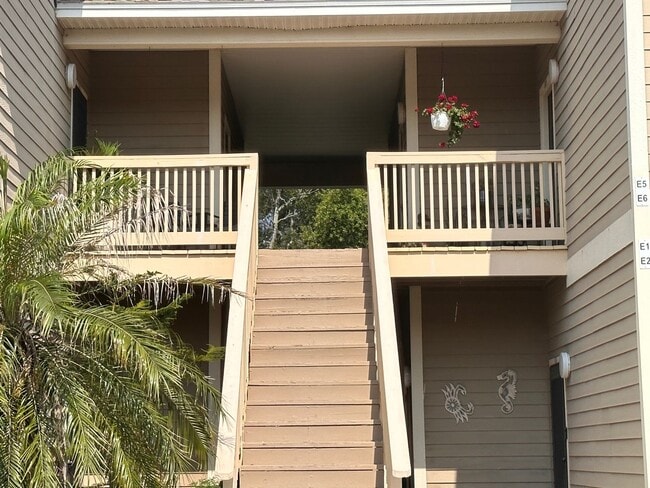 Building Photo - 1601 Nectarine St