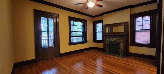 Foto del edificio - 3929-3931 Roanoke Rd.