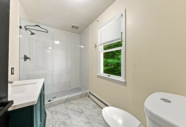 Building Photo - 8 McCroy Dr