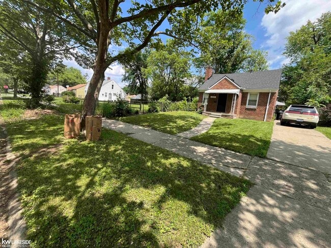 Building Photo - 14024 Grandville Ave