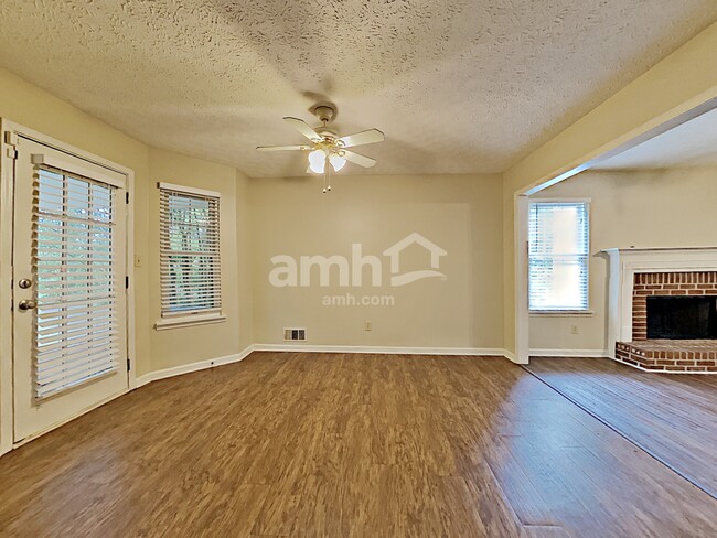Building Photo - 126 King William Drive