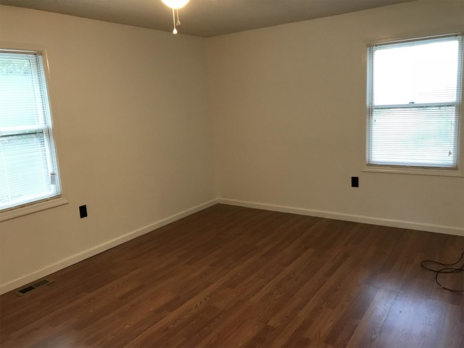 Foto del edificio - 5409 Grapevine Rd