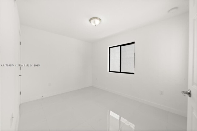 Foto del edificio - 2243 NW 50th St