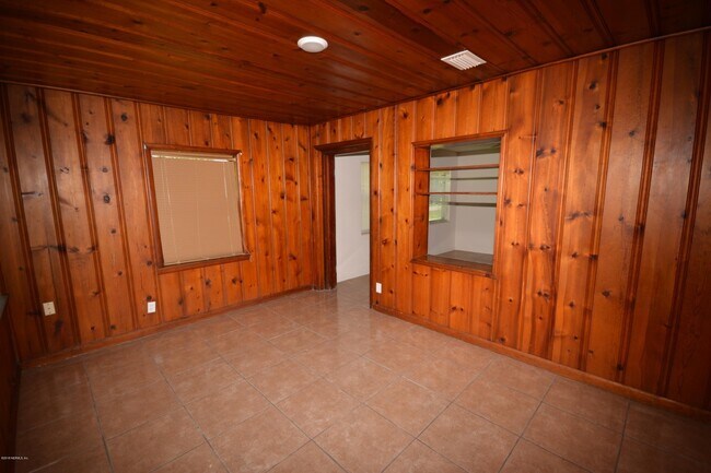 Building Photo - 3527 Rockwood Dr