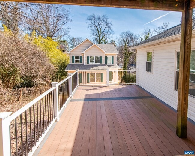 Foto del edificio - 2308 Center Ave