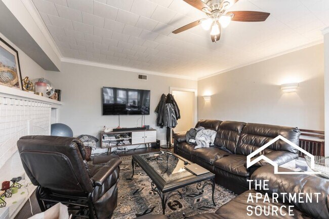 Foto del edificio - 3 bedroom in Chicago IL 60647