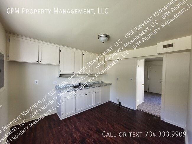 Building Photo - 1924 Eagle Ct