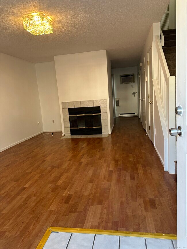 Foto del edificio - 585 Park Rd