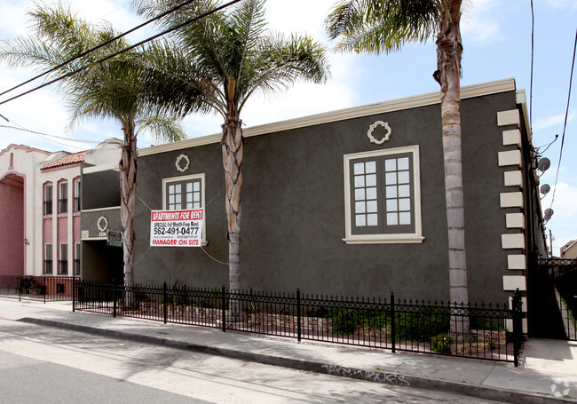 Building Photo - 4th Street Apartments
