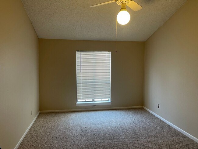 Foto del edificio - 2255 Thousand Oaks Dr