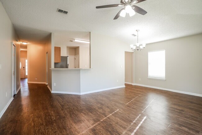 Foto del edificio - 3320 International Village Ct