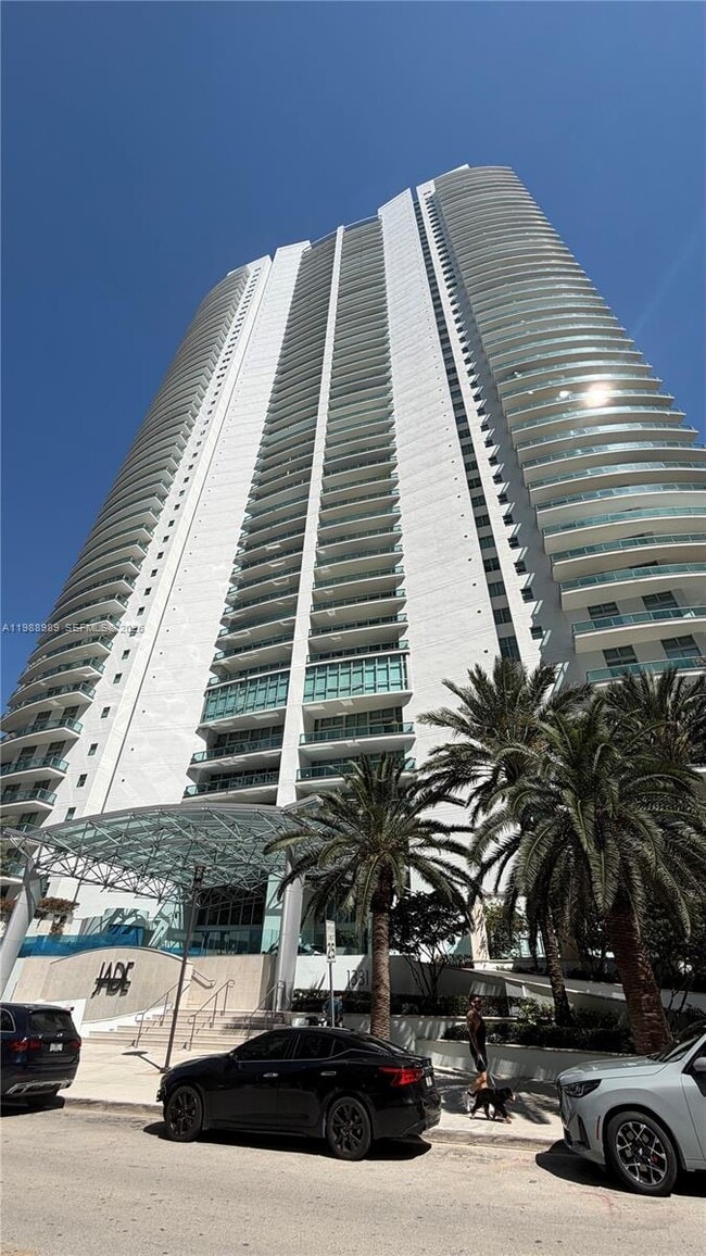 Building Photo - 1331 Brickell Bay Dr