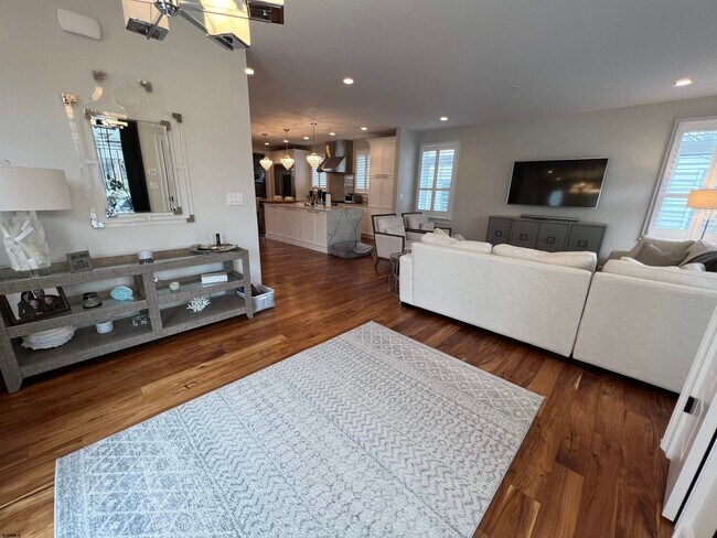 Foto del edificio - 108 N Pembroke Ave