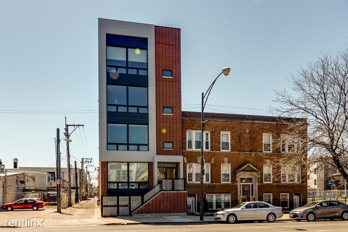 Primary Photo - 3 br, 2 bath Condo - 2413 W Fullerton Ave