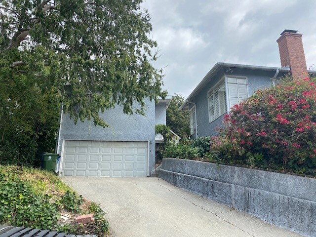 Foto del edificio - 4806 Nob Hill Dr