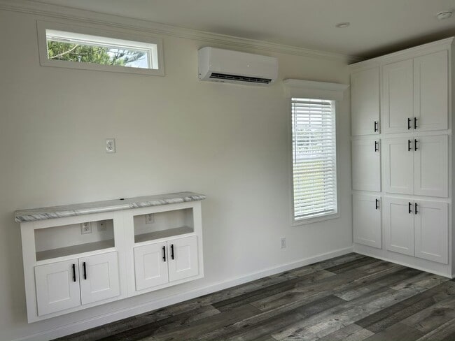 Building Photo - 6105 Land O' Lakes Blvd