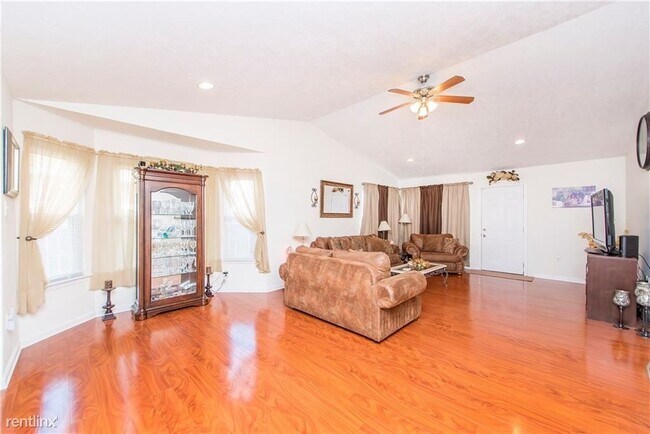 Building Photo - 4 br, 2 bath House - 6991 Ridgefield Dr