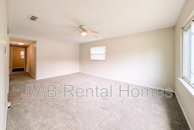 Foto del edificio - 3117 W 5th St