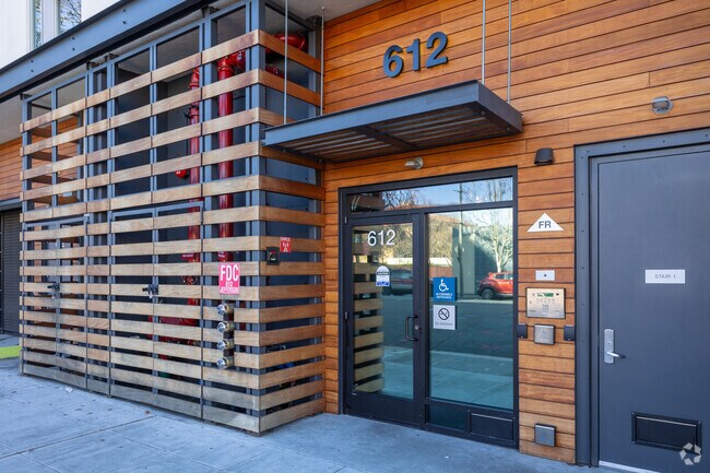 Entrance - 612 Jefferson Ave