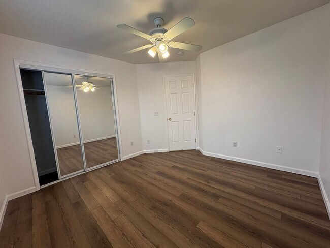 Foto del edificio - SW Visalia Home Available Now!