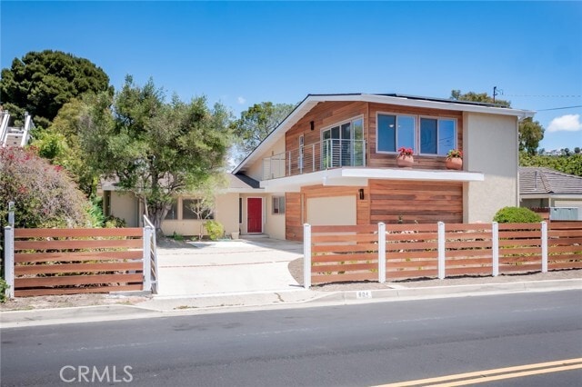 Building Photo - 804 Avenida Presidio