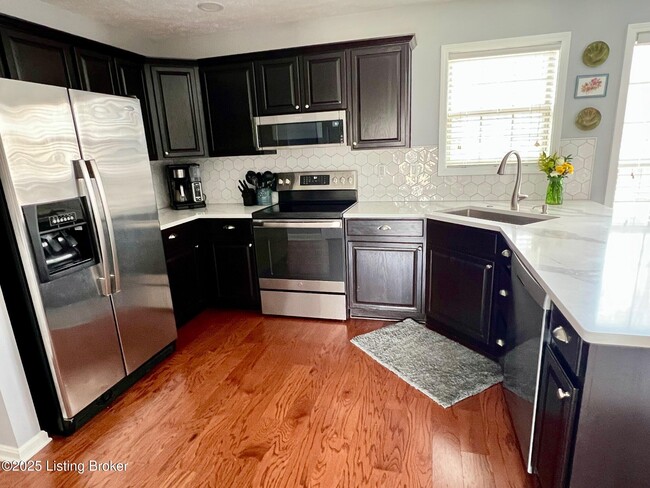 Building Photo - 9216 Newbury Ct