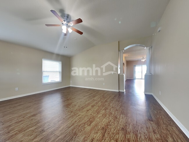 Building Photo - 4214 Hartford Lake Dr