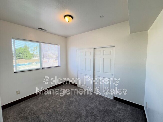 Foto del edificio - 2030 Broadway St