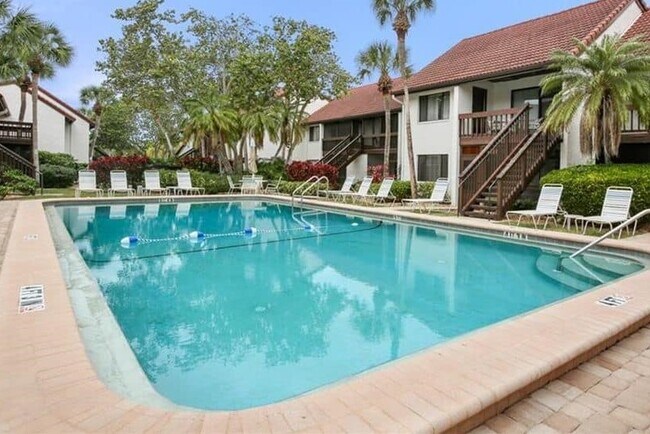 Foto del edificio - 1634 Stickney Point Rd