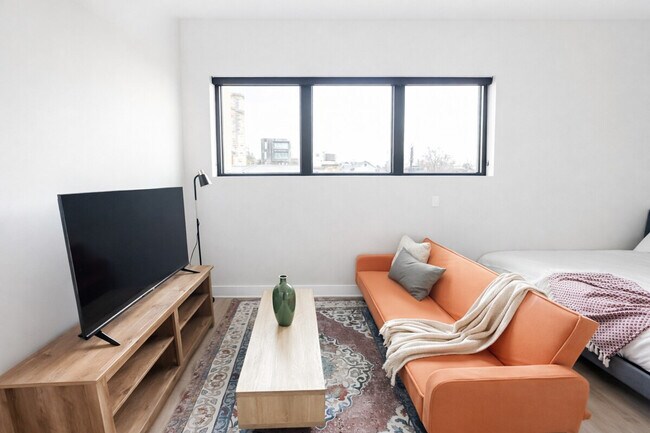 Foto del edificio - 4624 Douglas St