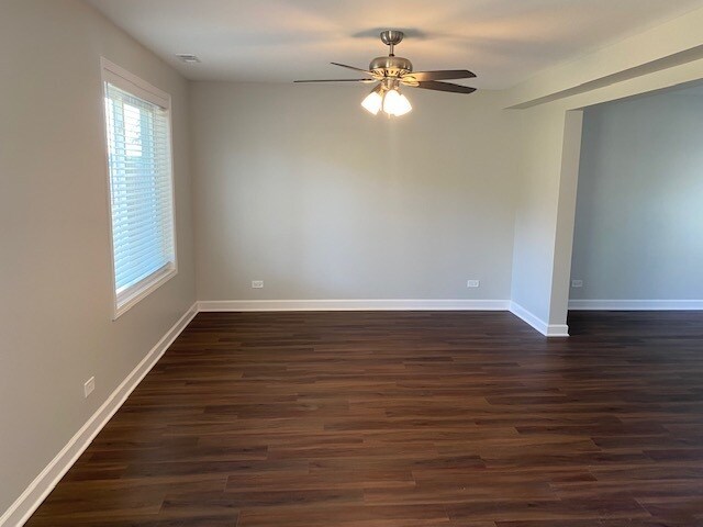 Building Photo - 2411 Red Bud Ln