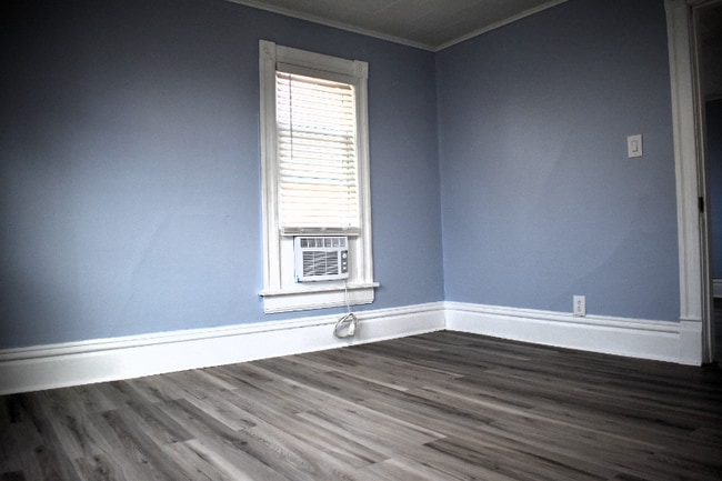 Building Photo - 6013 37th Ave