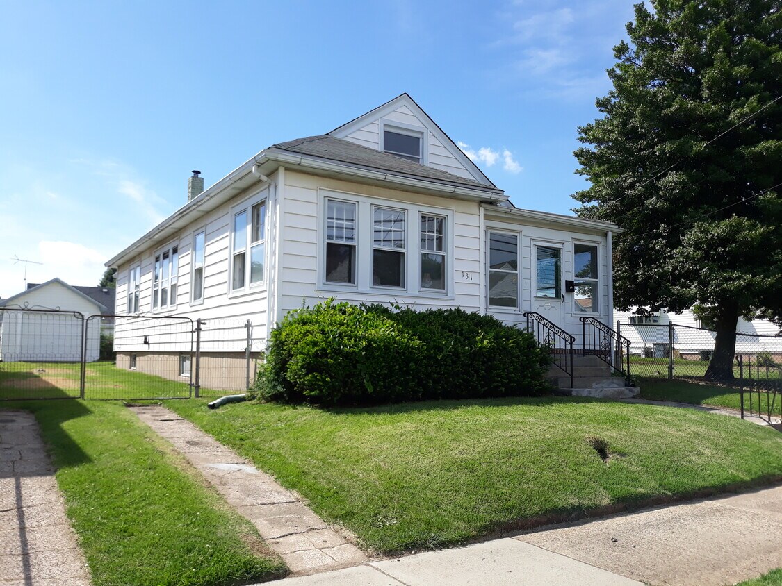Primary Photo - 131 Fetter Ave