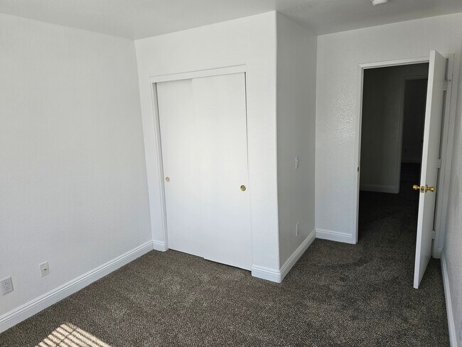Building Photo - 2274 Canyon Glen Ct