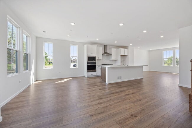 Building Photo - 6213 Sandbelt Dr